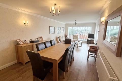 21 Farncote Drive, Sutton Coldfield, B74 4QS
