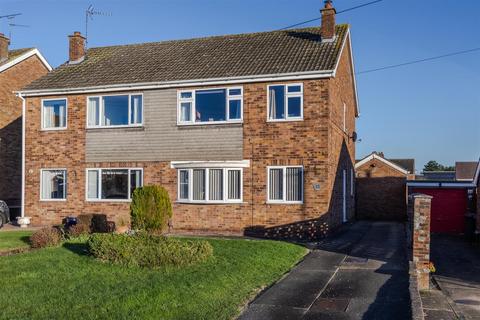 3 bedroom semi-detached house for sale, Stuart Close, Scunthorpe