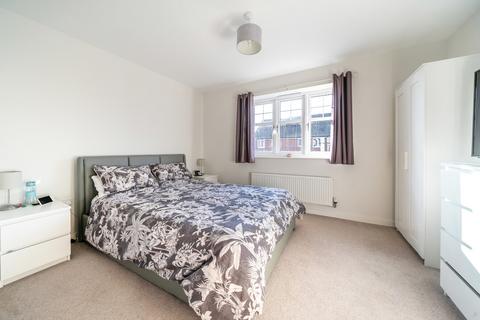 2 bedroom end of terrace house for sale, Emerald Avenue, Fleet, GU51