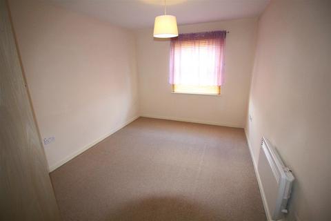 2 bedroom flat to rent, Flaxdown Gardens, Coton Meadows