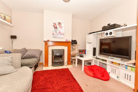 3 bedroom end of terrace house for sale, Elm Place, Ashford, Kent