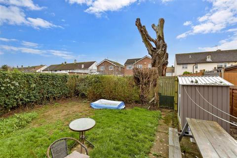 3 bedroom end of terrace house for sale, Elm Place, Ashford, Kent