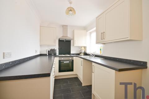 2 bedroom flat for sale, Linington Court, Newport PO30