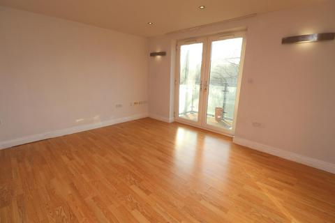 2 bedroom flat to rent, Roker Lane, Pudsey, West Yorkshire, UK, LS28