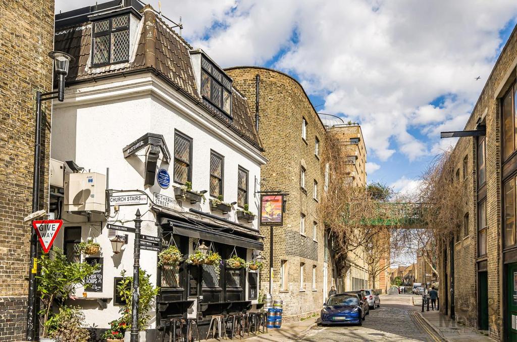 The Mayflower in Rotherhithe.jpg