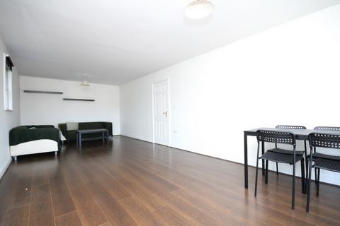 2 bedroom flat to rent, High Road, Bounds Green, N22