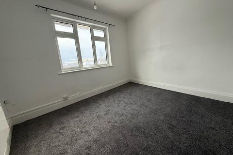 3 bedroom flat to rent, Rural Lane, Sheffield S6