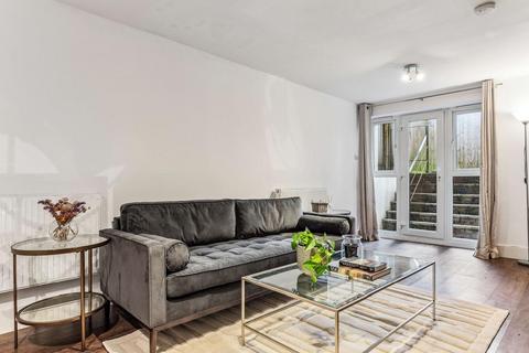 2 bedroom flat for sale, Falcon Road, Battersea