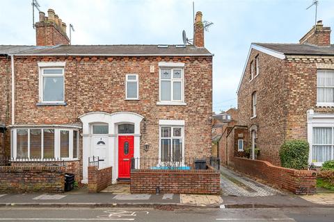 3 bedroom end of terrace house for sale, Poppleton Road, York YO24 4TT