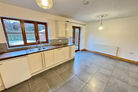 14 Cysgod Y Llan, Llanddewi Brefi, Tregaron, SY25 6AS