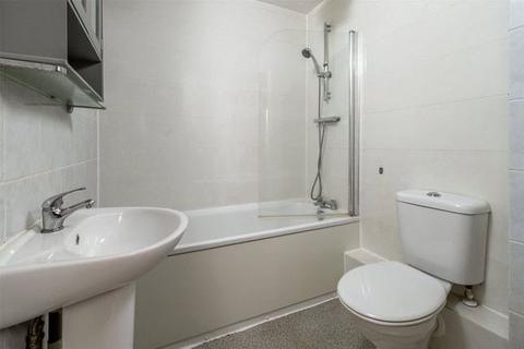 1 bedroom apartment for sale, Ladbroke Road, Redhill, Surrey, RH1