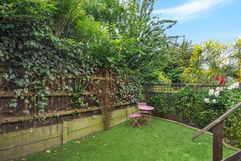 3 bedroom maisonette to rent, Grange Avenue London N12