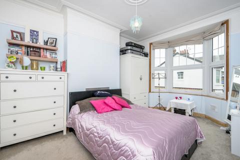 3 bedroom maisonette to rent, Grange Avenue London N12