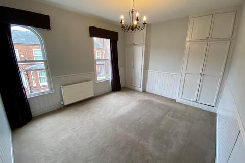 2 bedroom terraced house to rent, Byrom Street, Hale WA14