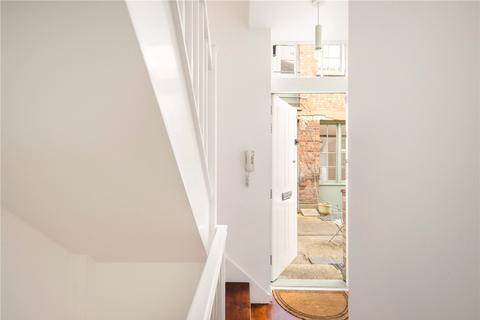 5 Temple Yard, London, E2 6QD