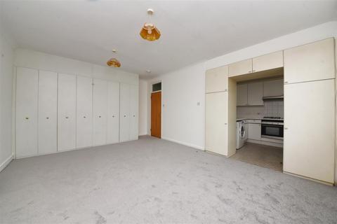 Studio for sale, Canberra Close, Hendon, London