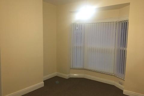 3 bedroom house to rent, Crescent Road, Middlesbrough TS1