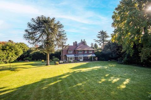 4 bedroom semi-detached house for sale, Chenies Road, Chorleywood, WD3