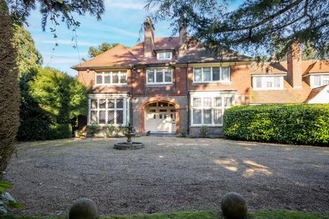 4 bedroom semi-detached house for sale, Chenies Road, Chorleywood, WD3