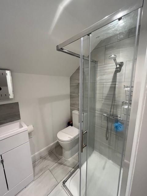 Upstairs shower room 1.jpg