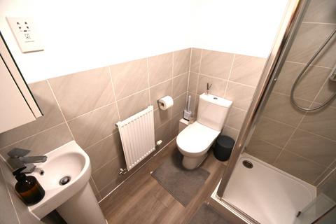Flat 11, 1 Kenyon Way, Slough, SL3 8AL