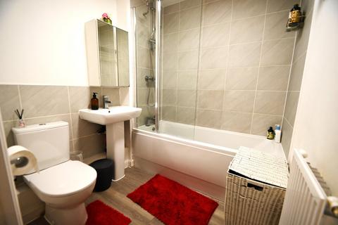 Flat 11, 1 Kenyon Way, Slough, SL3 8AL