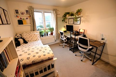 Flat 11, 1 Kenyon Way, Slough, SL3 8AL