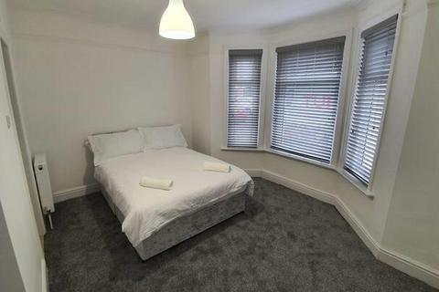 7 bedroom house to rent, Capstone Road, Bournemouth