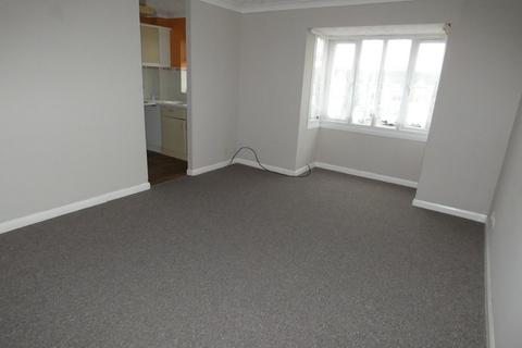 2 bedroom flat to rent, Thistle Close, Thetford, IP24 2YB