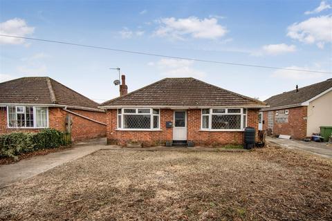 2 bedroom bungalow for sale, Petercroft Lane, Dunnington