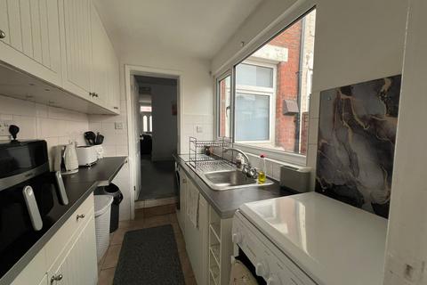 2 bedroom townhouse for sale, Southbank Street, Leek, Staffordshire