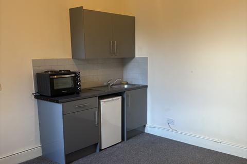 Studio to rent, Kingswood Road, Gillingham  ME7