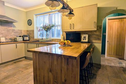 3 bedroom cottage for sale, Back School Lane, Upholland WN8