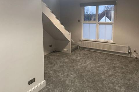 2 bedroom flat to rent, Station Road, Finchley, London, N3