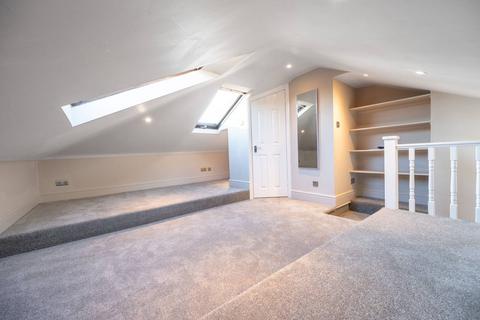 2 bedroom flat to rent, Station Road, Finchley, London, N3