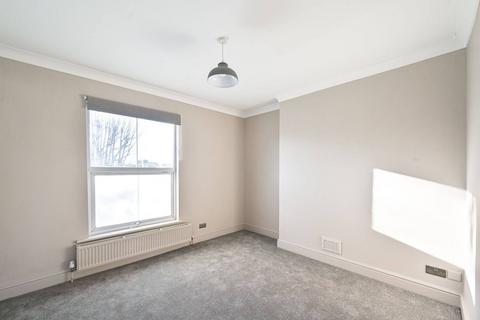 2 bedroom flat to rent, Station Road, Finchley, London, N3