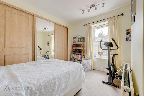 208 Lydgate Lane, Sheffield, S10 5FS