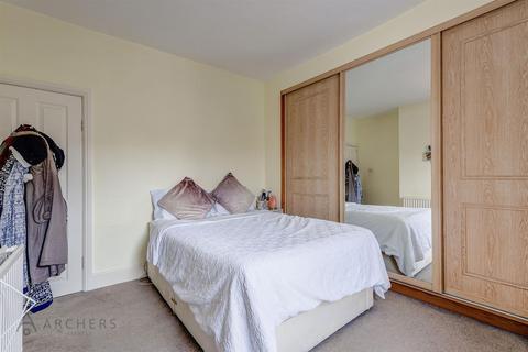 208 Lydgate Lane, Sheffield, S10 5FS