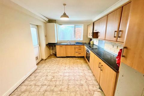 5 Bank Road, Llangennech, Llanelli, SA14 8UB