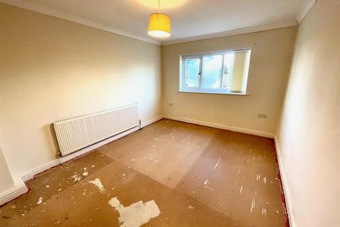 5 Bank Road, Llangennech, Llanelli, SA14 8UB