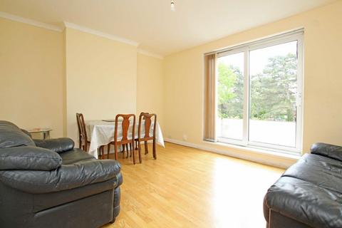 3 bedroom flat to rent, Church Road, Isleworth TW7