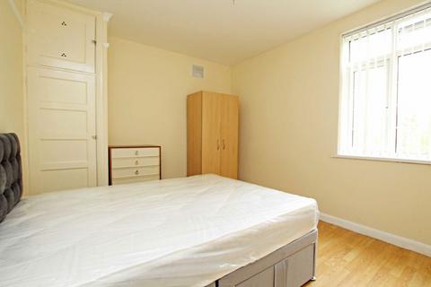 3 bedroom flat to rent, Church Road, Isleworth TW7