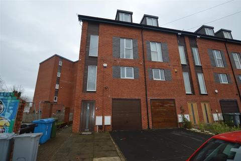 4 bedroom house to rent, Northumberland Road, Manchester M16