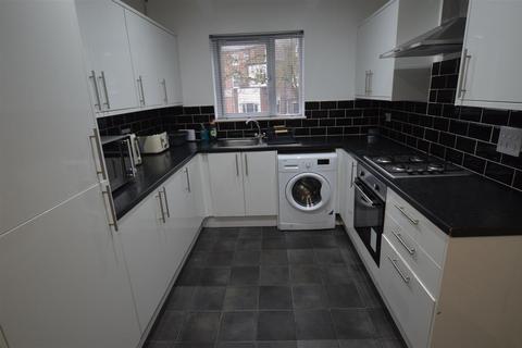 4 bedroom house to rent, Northumberland Road, Manchester M16