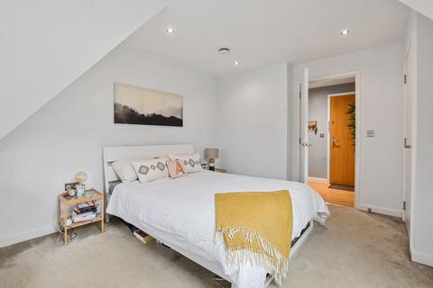 17, Lorde Court Shakespeare Road, London, W7 1LR