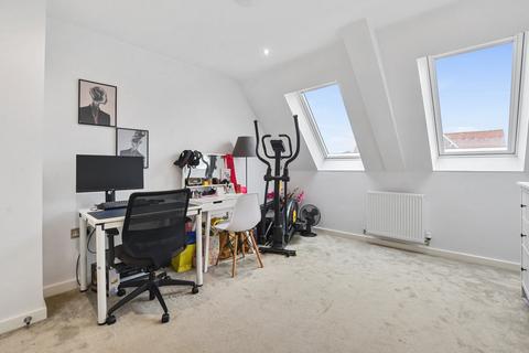 17, Lorde Court Shakespeare Road, London, W7 1LR