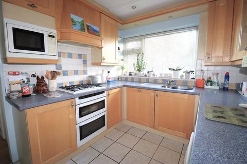 3 bedroom semi-detached house for sale, Cheyne Way, Farnborough GU14