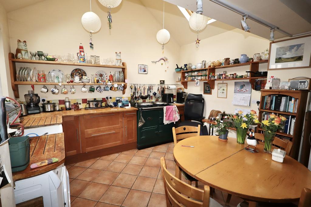 Kitchen / dining room