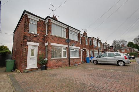 2 bedroom end of terrace house for sale, Lyndhurst Avenue, Cottingham HU16