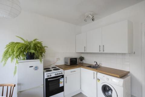 1 bedroom flat to rent, Dunster Gardens